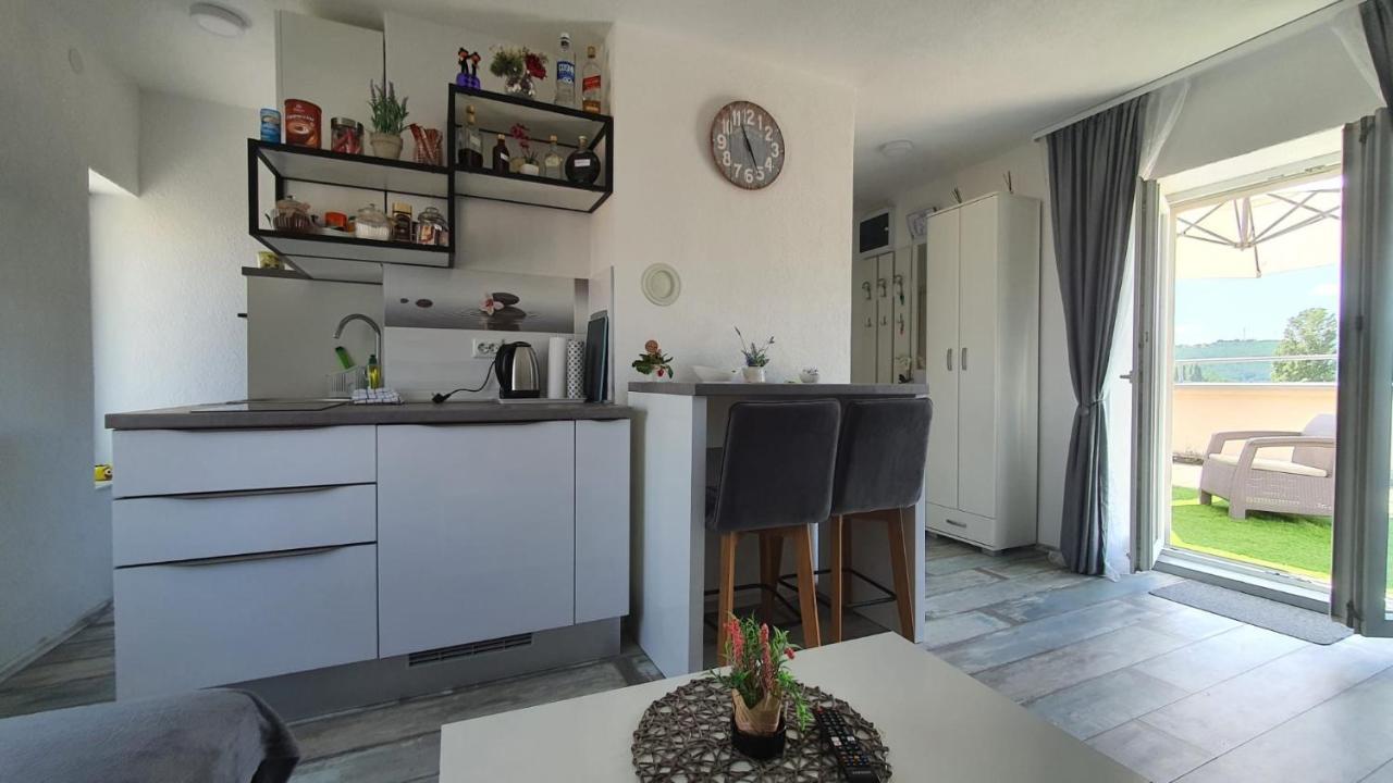 Apartman Kovacic - Книн Экстерьер фото