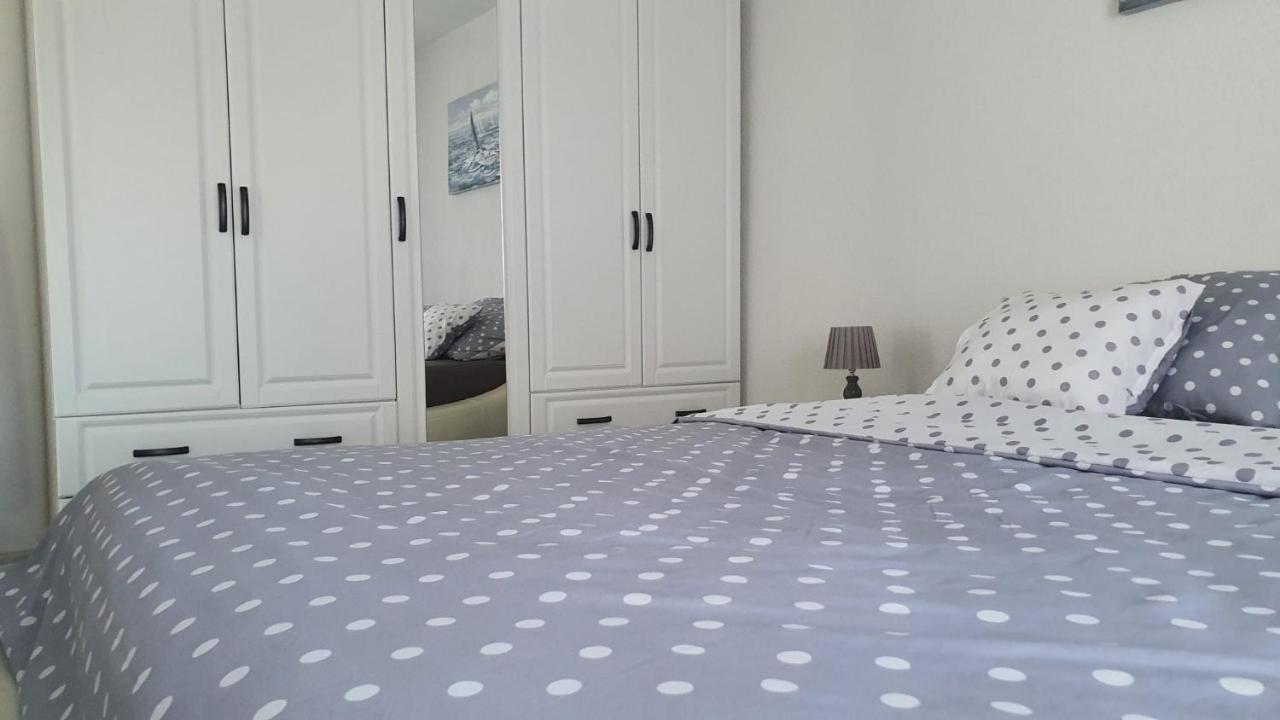 Apartman Kovacic - Книн Экстерьер фото